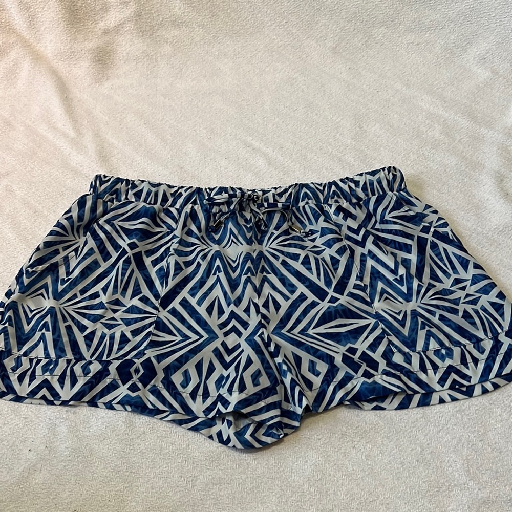 Mossimo blue and white shorts